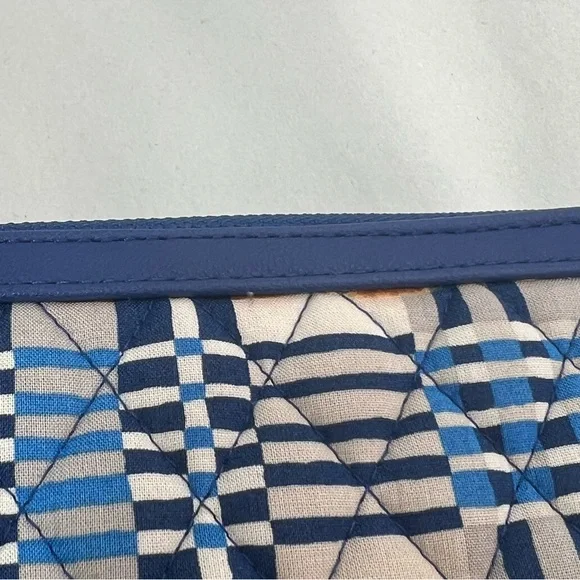 Vera Bradley Ultimate Wristlet in Signature Cotton Santiago Woven Blue - Picture 7 of 7